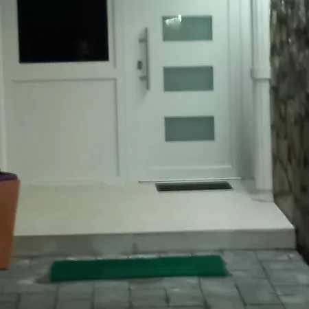 Near Medikana Ilidza Sarajevo, Free Parking Apartamento